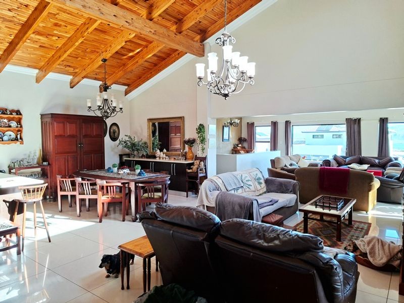 Luxury Coastal Living in Prestigious Myburgh Park - Photo 10
