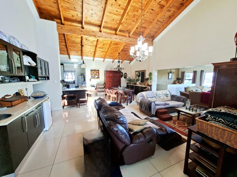 Luxury Coastal Living in Prestigious Myburgh Park - Photo 9