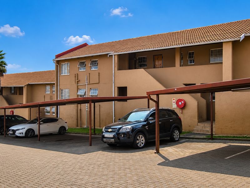 2-Bed, 2-Bath Unit with En-Suite in Secure Complex – Grobler Park - Photo 2
