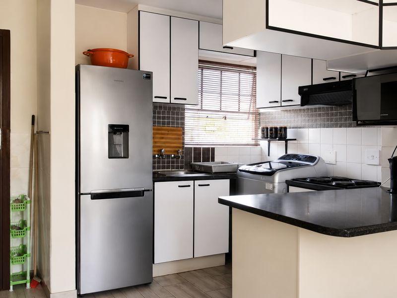 2-Bed, 2-Bath Unit with En-Suite in Secure Complex – Grobler Park - Photo 4