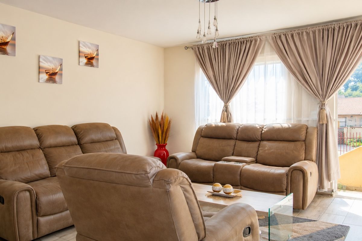 2-Bed, 2-Bath Unit with En-Suite in Secure Complex – Grobler Park - Photo 5