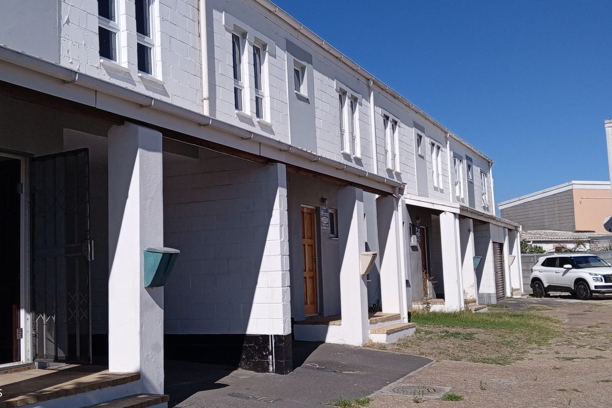 Safe, secure  Own-Title Duplex — No Levies, More Freedom Come and choose your ideal unit - Photo 2