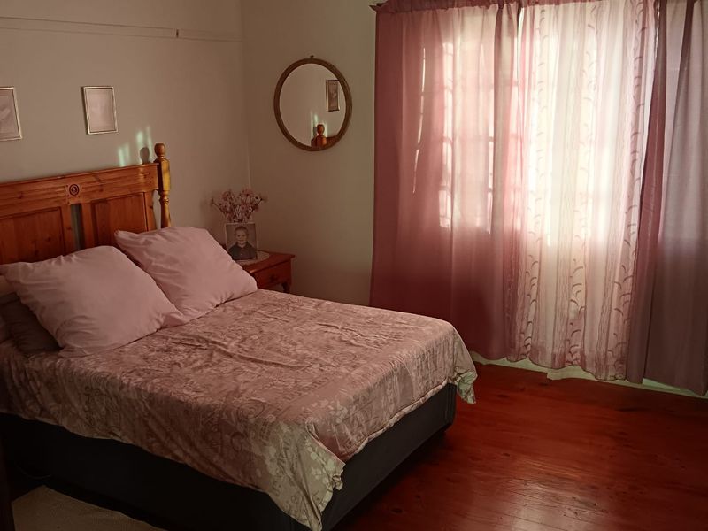 Character filled Vintage Home with a Flatlet, Ensuring an Excellent Rental Return on your Investment - Photo 7