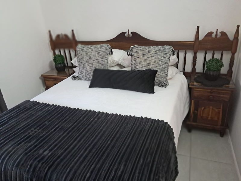 Character filled Vintage Home with a Flatlet, Ensuring an Excellent Rental Return on your Investment - Photo 6