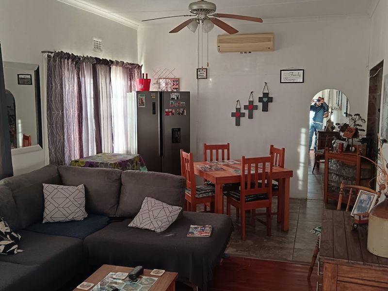 Character filled Vintage Home with a Flatlet, Ensuring an Excellent Rental Return on your Investment - Photo 10