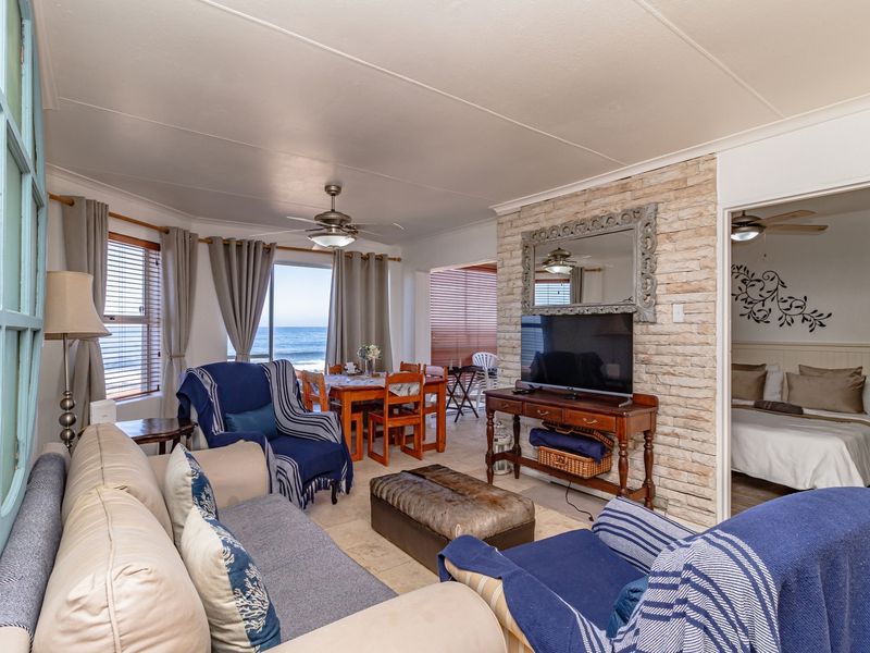 3 Bedroom Penthouse in Hermanus Beach Club - Photo 3
