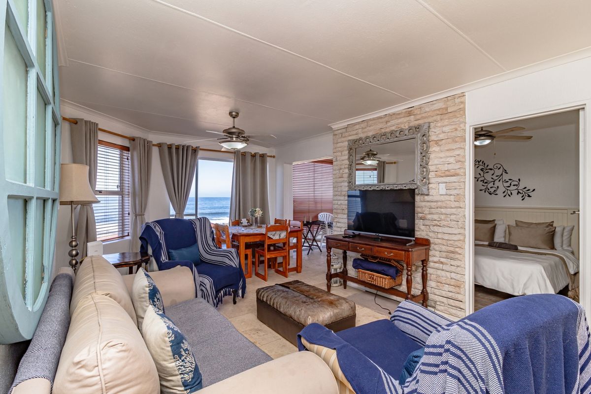 3 Bedroom Penthouse in Hermanus Beach Club - Photo 3