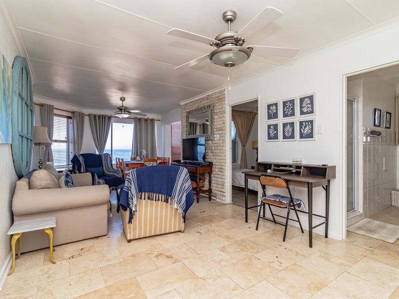 3 Bedroom Penthouse in Hermanus Beach Club - Photo 2