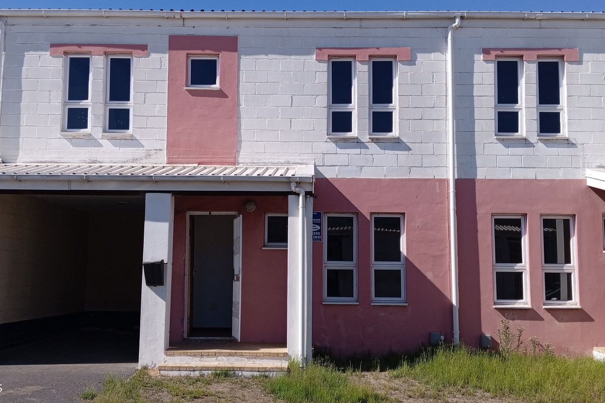 Secure and perfectly located - Selection of units o choose from - Photo 2