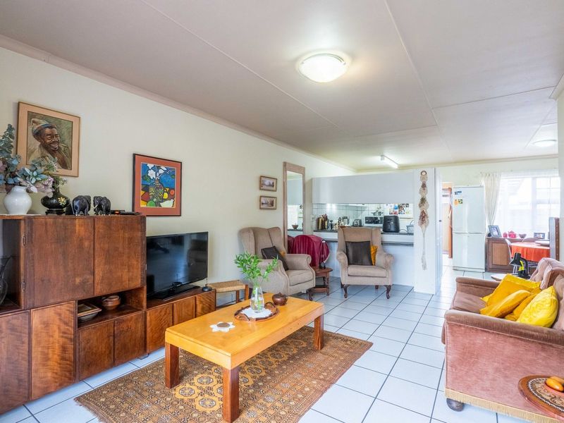 Stunning Two Bedroom Home for Sale in a Lifestyle Estate for over 50's! - Photo 4