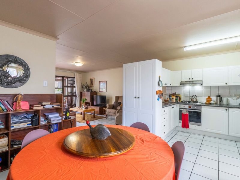 Stunning Two Bedroom Home for Sale in a Lifestyle Estate for over 50's! - Photo 5