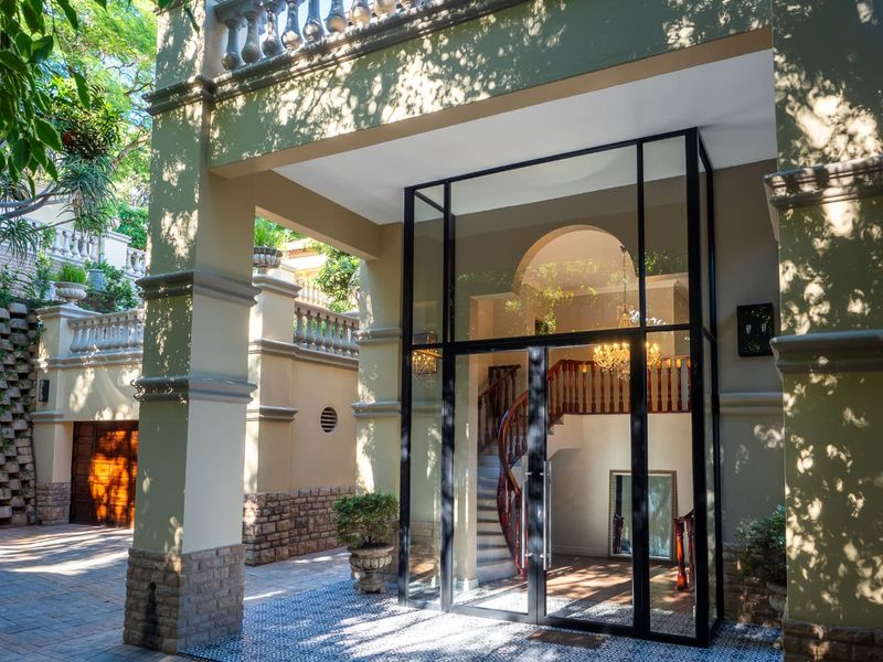 A Landmark Estate of Timeless Elegance and Unrivalled Luxury - Photo 2