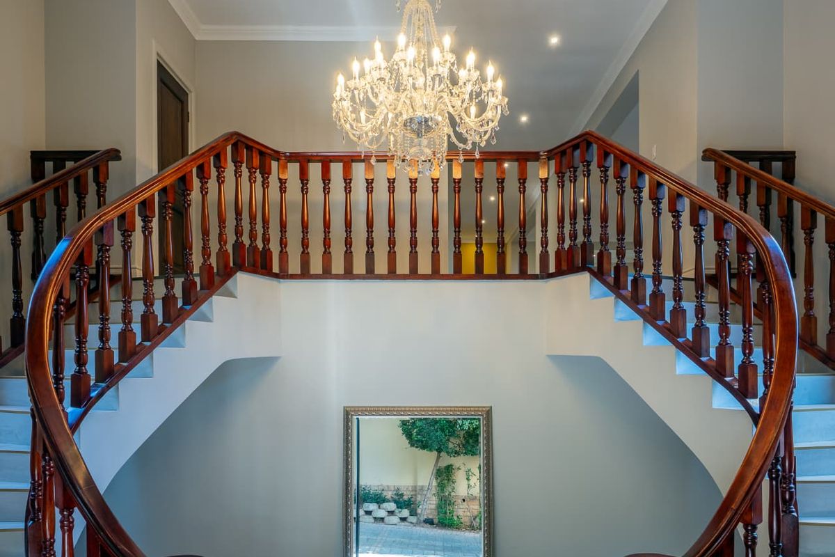 A Landmark Estate of Timeless Elegance and Unrivalled Luxury - Photo 3