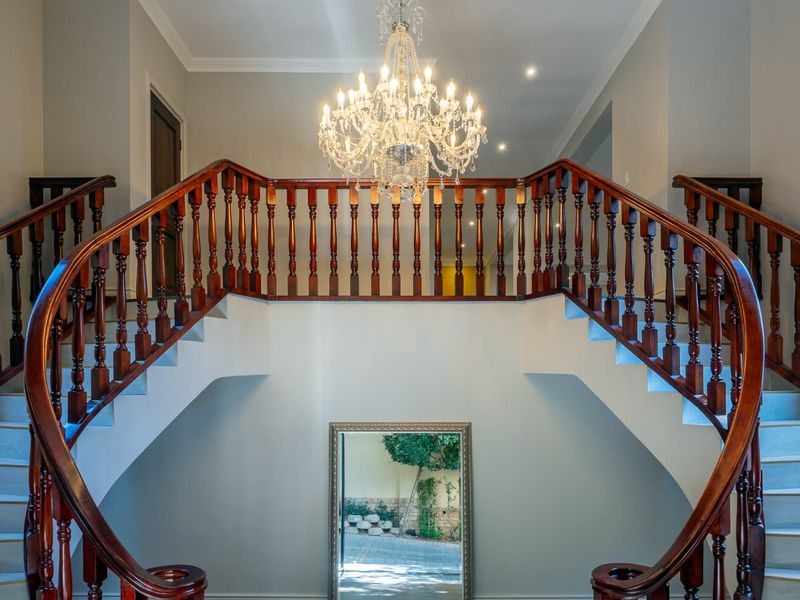 A Landmark Estate of Timeless Elegance and Unrivalled Luxury - Photo 3
