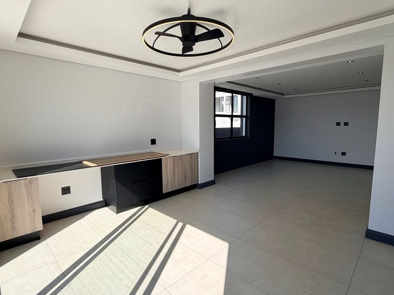 Elegant Double-Storey Family Home with Exceptional Entertainment Spaces - Photo 8