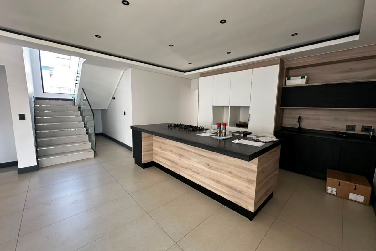 Sophisticated Family Living with Spacious Interiors and Poolside Entertainment - Photo 5