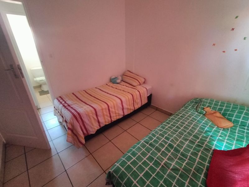 Cozy  Townhouse in Golf Gardens, Hesteapark, Akasia - Photo 8