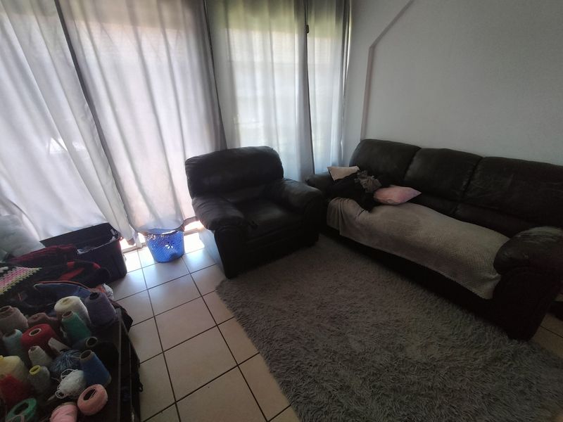 Cozy  Townhouse in Golf Gardens, Hesteapark, Akasia - Photo 6