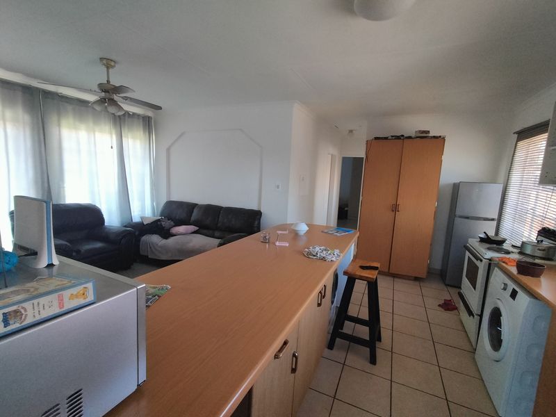 Cozy  Townhouse in Golf Gardens, Hesteapark, Akasia - Photo 5