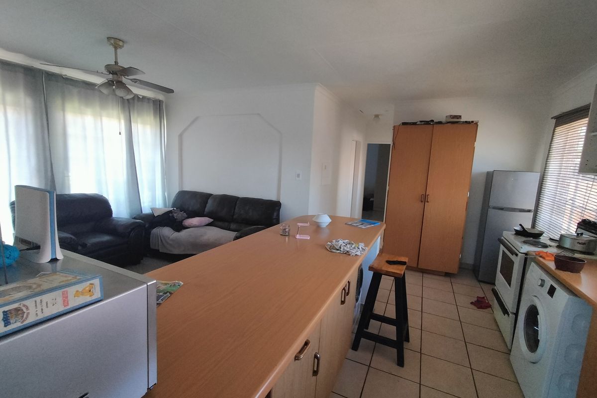 Cozy  Townhouse in Golf Gardens, Hesteapark, Akasia - Photo 5