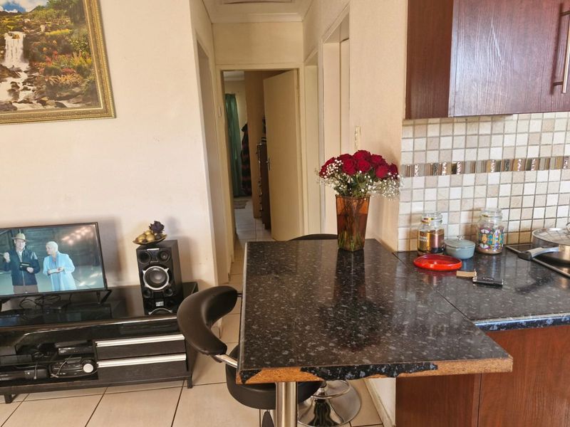 Comfortable Family Home in a Convenient Location - Photo 9