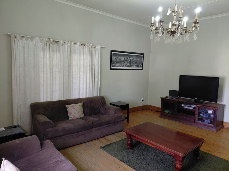 Cape Dutch Heritage Home - Photo 3