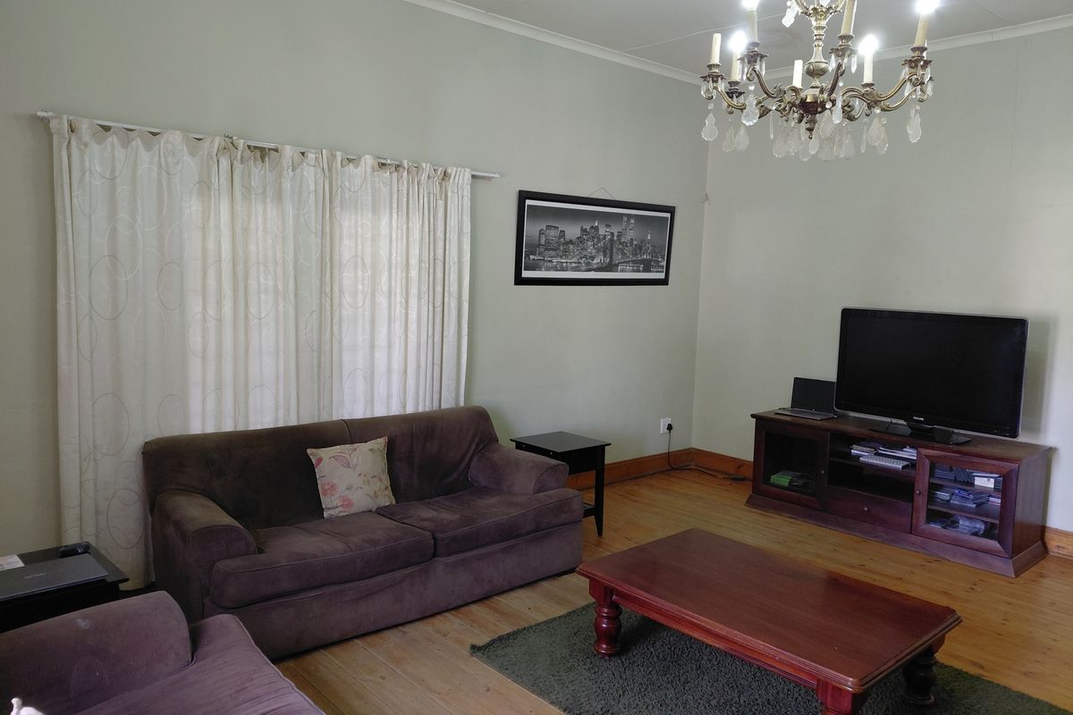 Cape Dutch Heritage Home - Photo 3