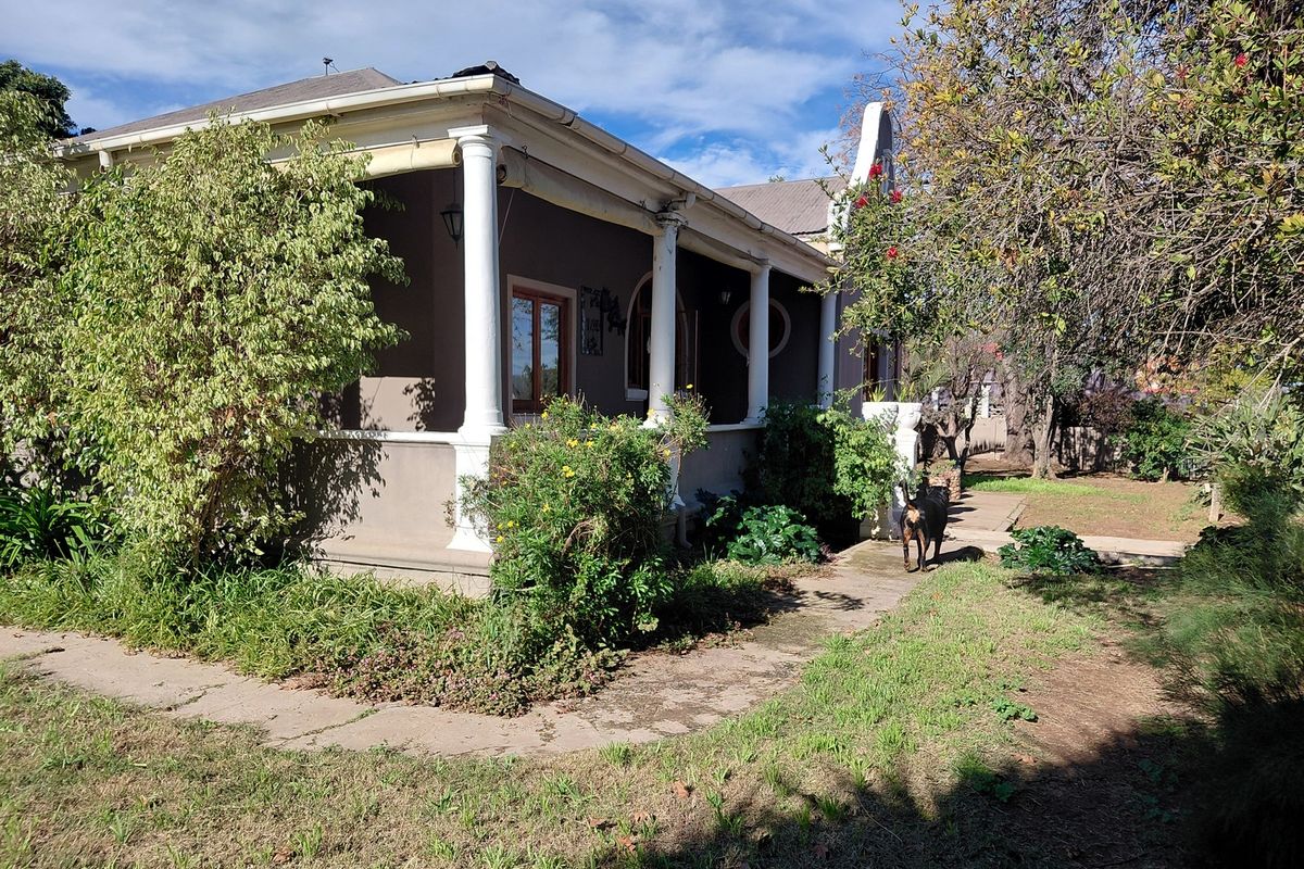 Cape Dutch Heritage Home - Photo 2