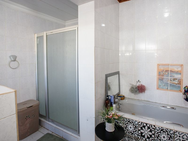 This property is exclusively presented in sole association with Diedricks Inc. - Photo 8