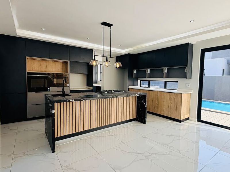 Contemporary Double Story Estate Living with Elegant Finishes. - Photo 2