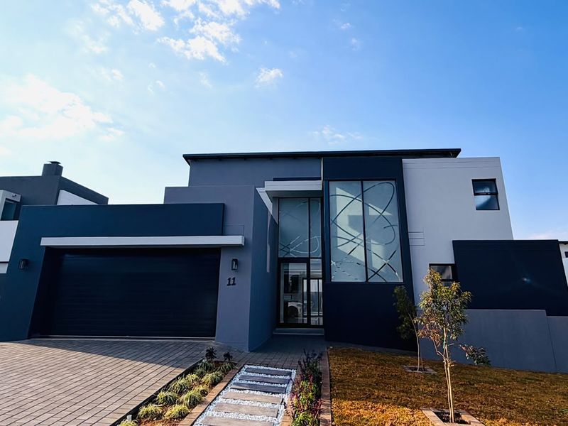 Contemporary Double Story Estate Living with Elegant Finishes. - Photo 5