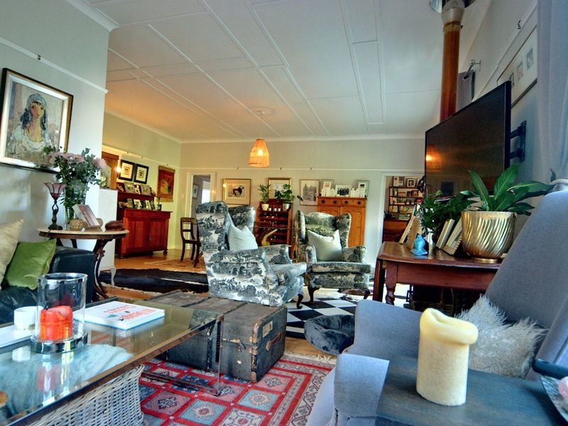 Traditional Charm, Modern Luxury - Photo 7