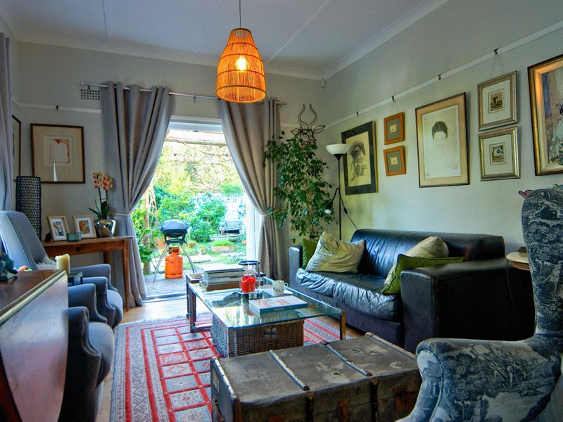 Traditional Charm, Modern Luxury - Photo 4
