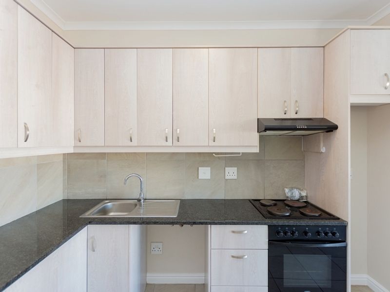 Beautiful 2-Bedroom Apartment to Rent in Mid-Town, Langebaan - Photo 8