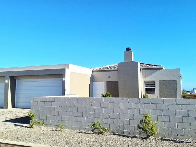 Elegant, Spacious & Brand New – Your Dream Family Home Awaits - Photo 2