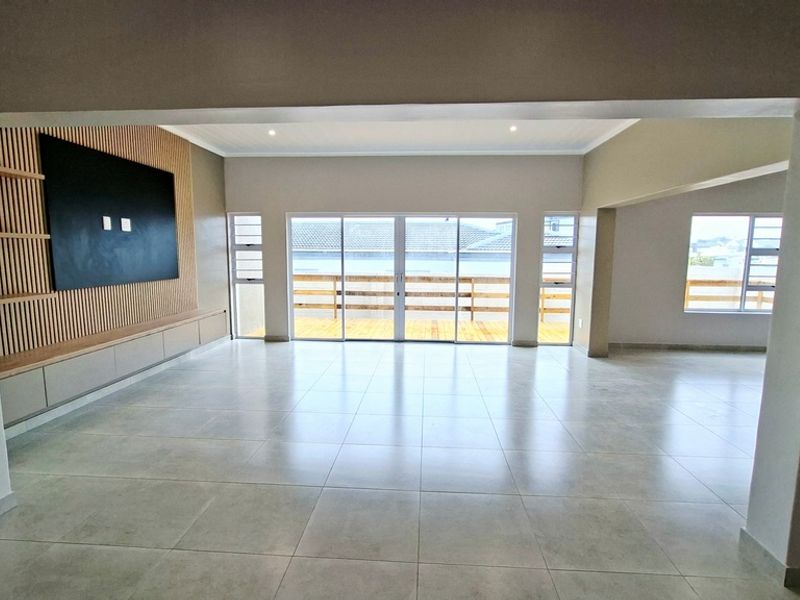 Elegant, Spacious & Brand New – Your Dream Family Home Awaits - Photo 8