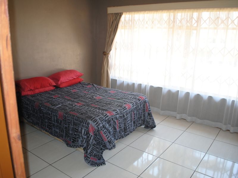 Neat Well-Established Property To Be Your Home with Flatlet - Photo 10