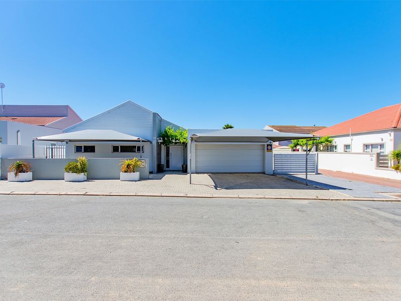 Waterfront Living at its finest in Port Owen! - Photo 1