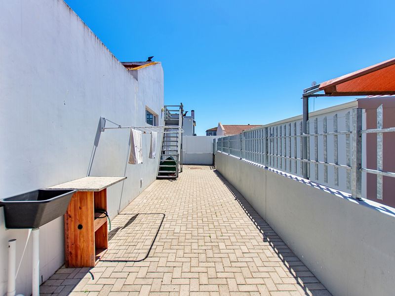 Waterfront Living at its finest in Port Owen! - Photo 5
