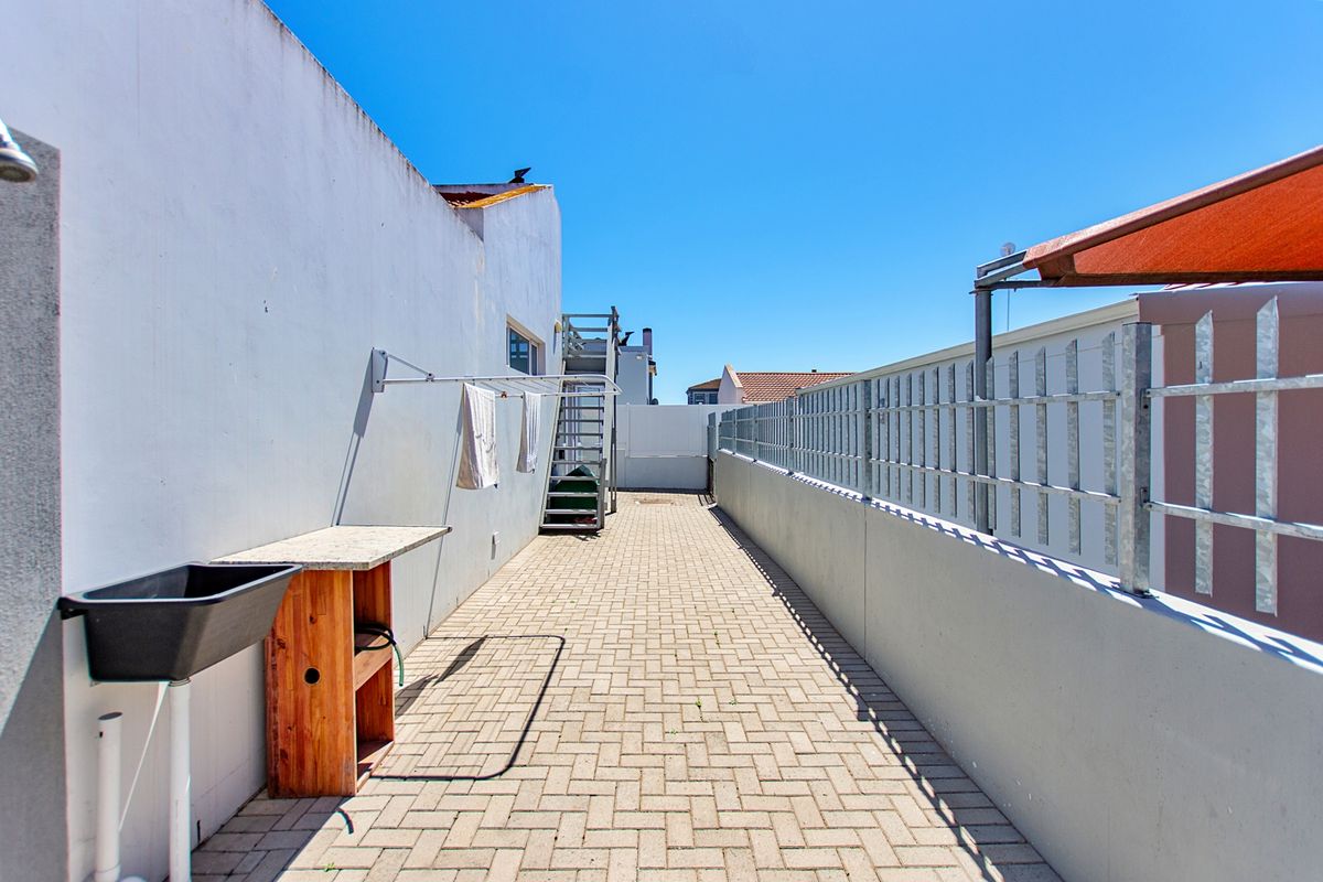 Waterfront Living at its finest in Port Owen! - Photo 5