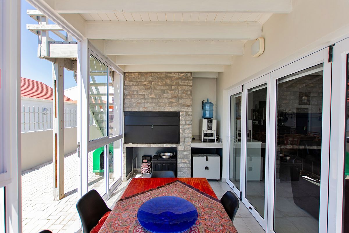 Waterfront Living at its finest in Port Owen! - Photo 4