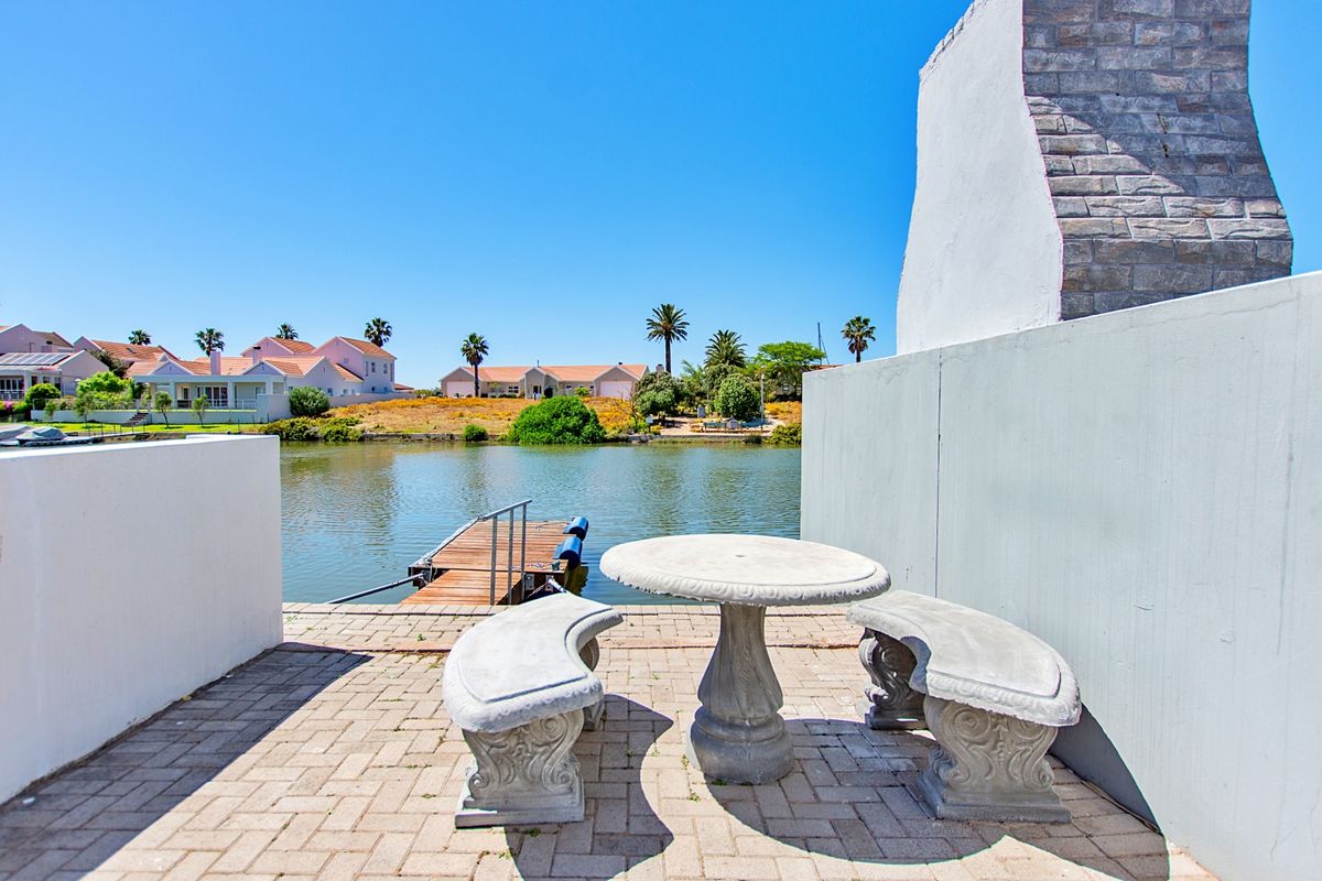 Waterfront Living at its finest in Port Owen! - Photo 3