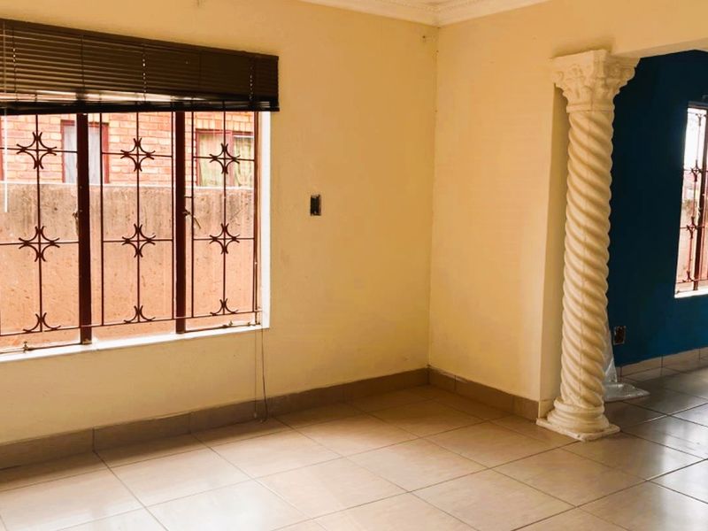 Modern 3 Bedroom Family Home for sale close to Folateng Hospital and Tut - Photo 6