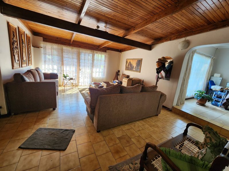Spacious Family Home with Pool and Borehole - Photo 5