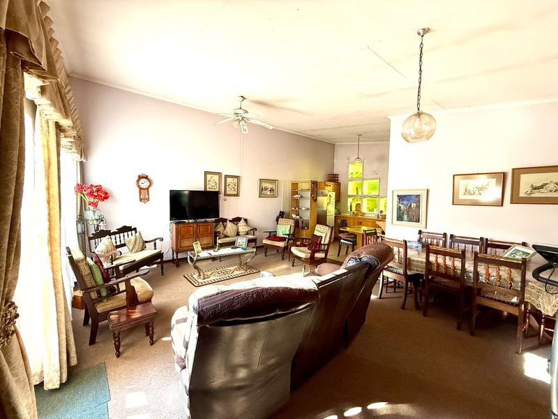 Spacious Retirement Living with Exceptional Comfort - Photo 8