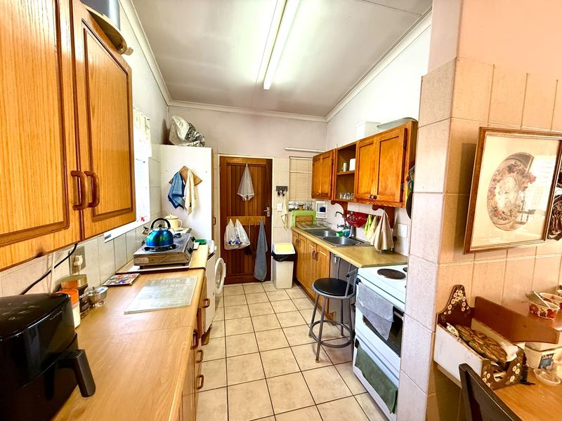 Spacious Retirement Living with Exceptional Comfort - Photo 6