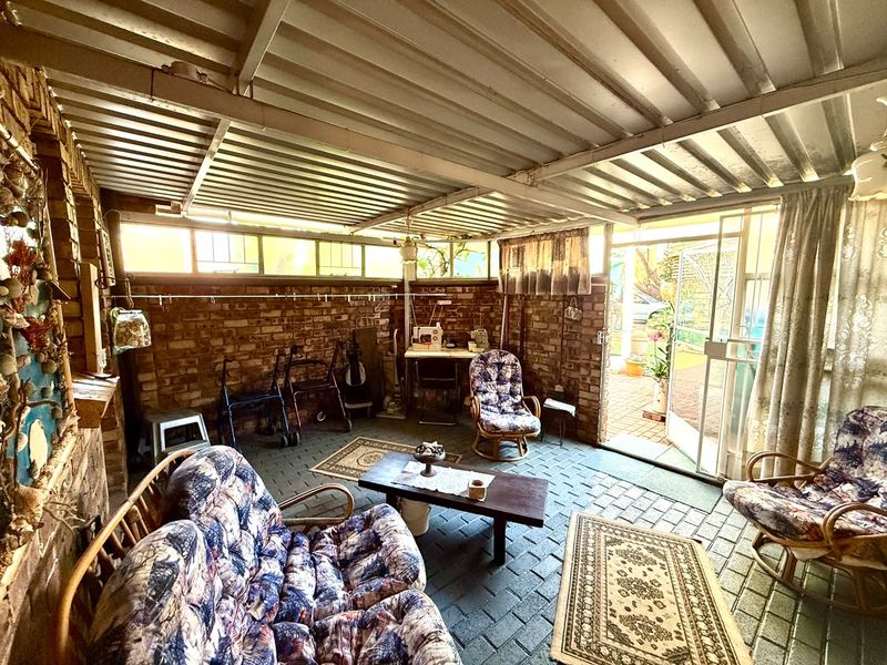 Spacious Retirement Living with Exceptional Comfort - Photo 7