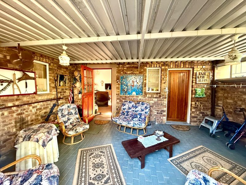 Spacious Retirement Living with Exceptional Comfort - Photo 3