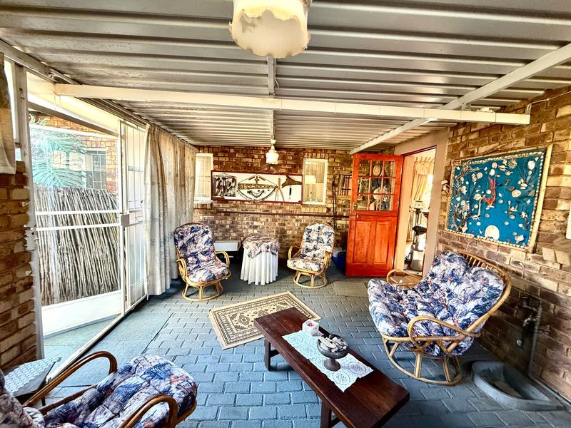 Spacious Retirement Living with Exceptional Comfort - Photo 2
