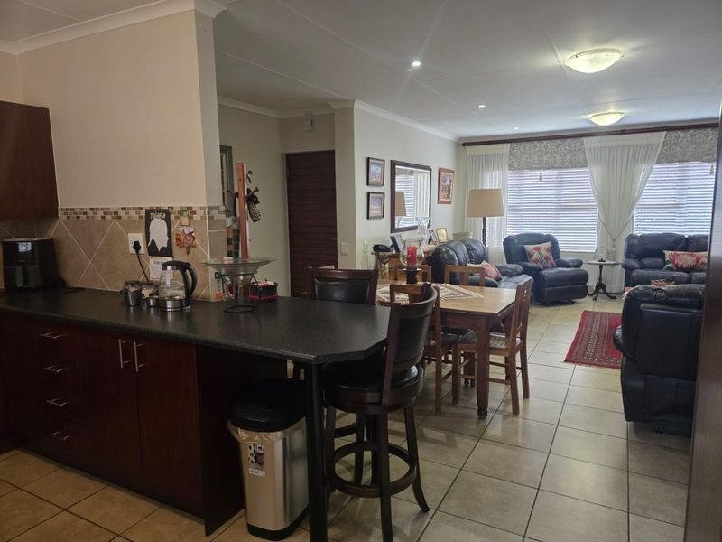 Spacious Retirement Home with Excellent Lifestyle Amenities - Photo 8